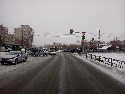В ДТП в Екатеринбурге пострадали два человека