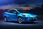 Самый популярный гибрид Toyota Prius стал полноприводным