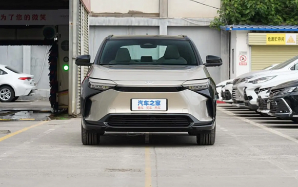 В Китае открылись предзаказы на новый электрический кроссовер Toyota bZ4X 2022 