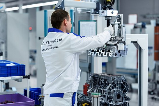 Концерн Volkswagen произвел 700-тысячный мотор на предприятии в Калуге
