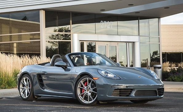 Porsche повысил рублевые цены на автомобили 718 Boxster и Cayman