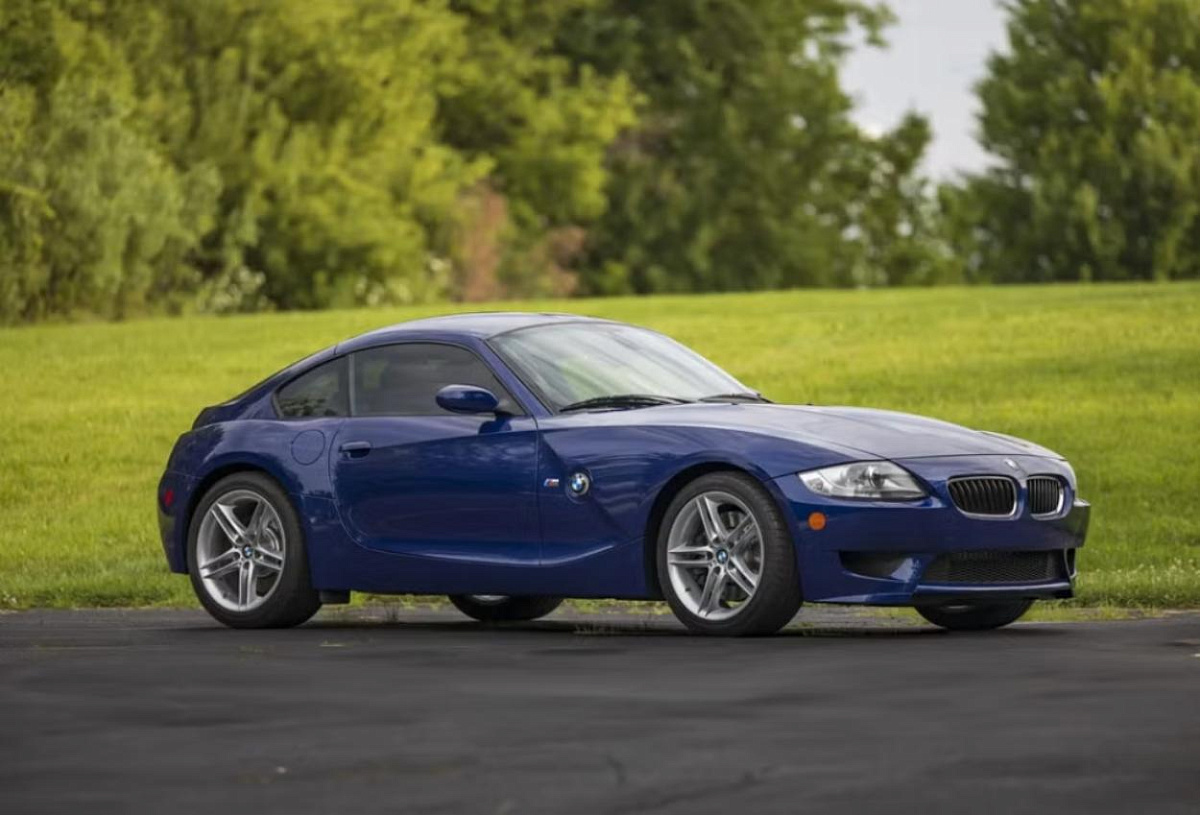 Это мощное купе BMW Z4 M 2007 года совсем новое и сейчас продается