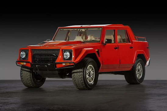 Aston Martin нацелен выпустить Lamborghini LM002 