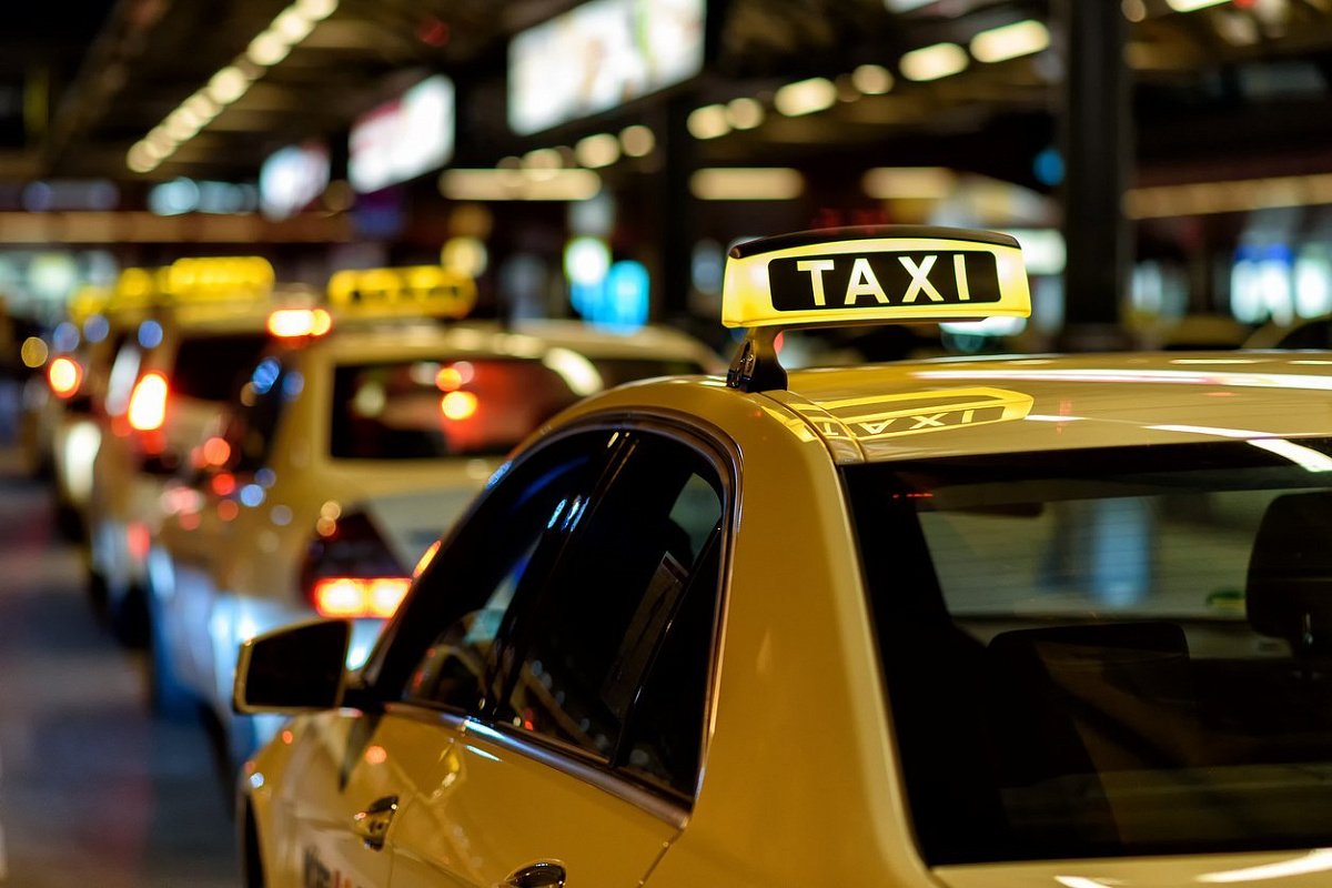 ГИБДД планирует создать базу данных водителей такси