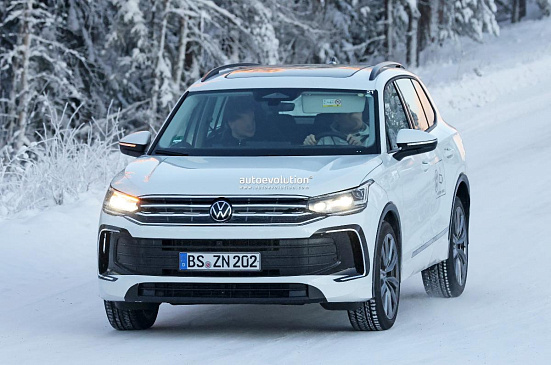 Компания Volkswagen тестирует новый Volkswagen Tiguan 2024 в зимних условиях