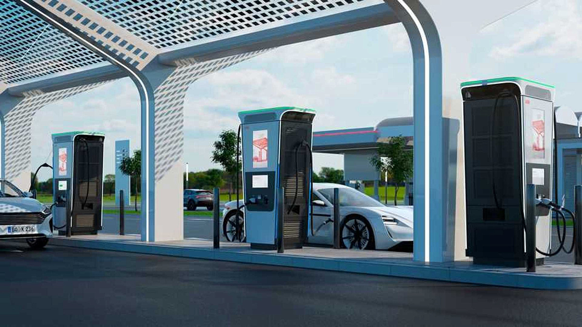 ABB E-mobility добавляет разъем Tesla NACS в свои зарядные станции для расширения электромобильной инфраструктуры