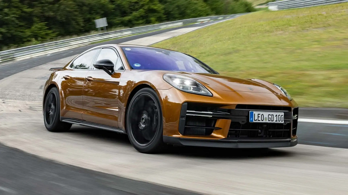 Это определенно, самая быстрая Porsche Panamera в мире 