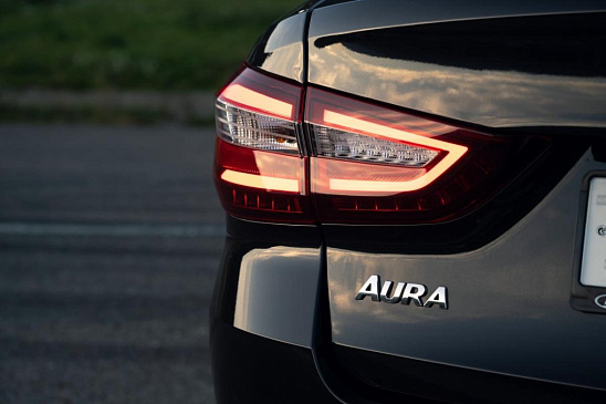 «РГ»: седан Lada Aura начали покупать частники