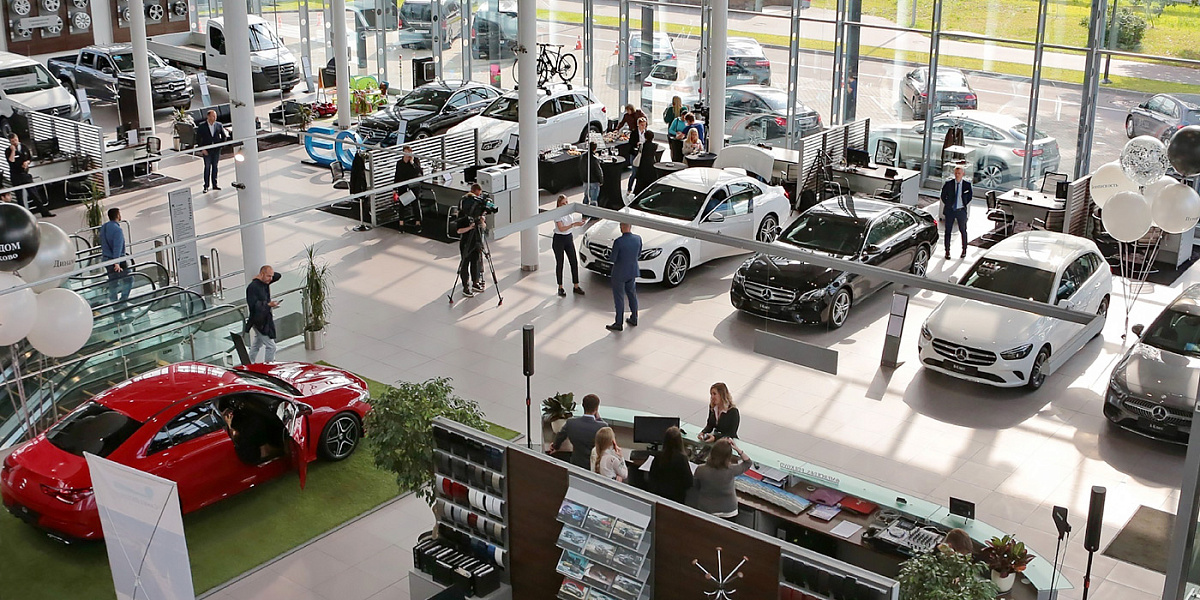 Автосалоны исчезают: Что происходит с рынком автомобилей в России
