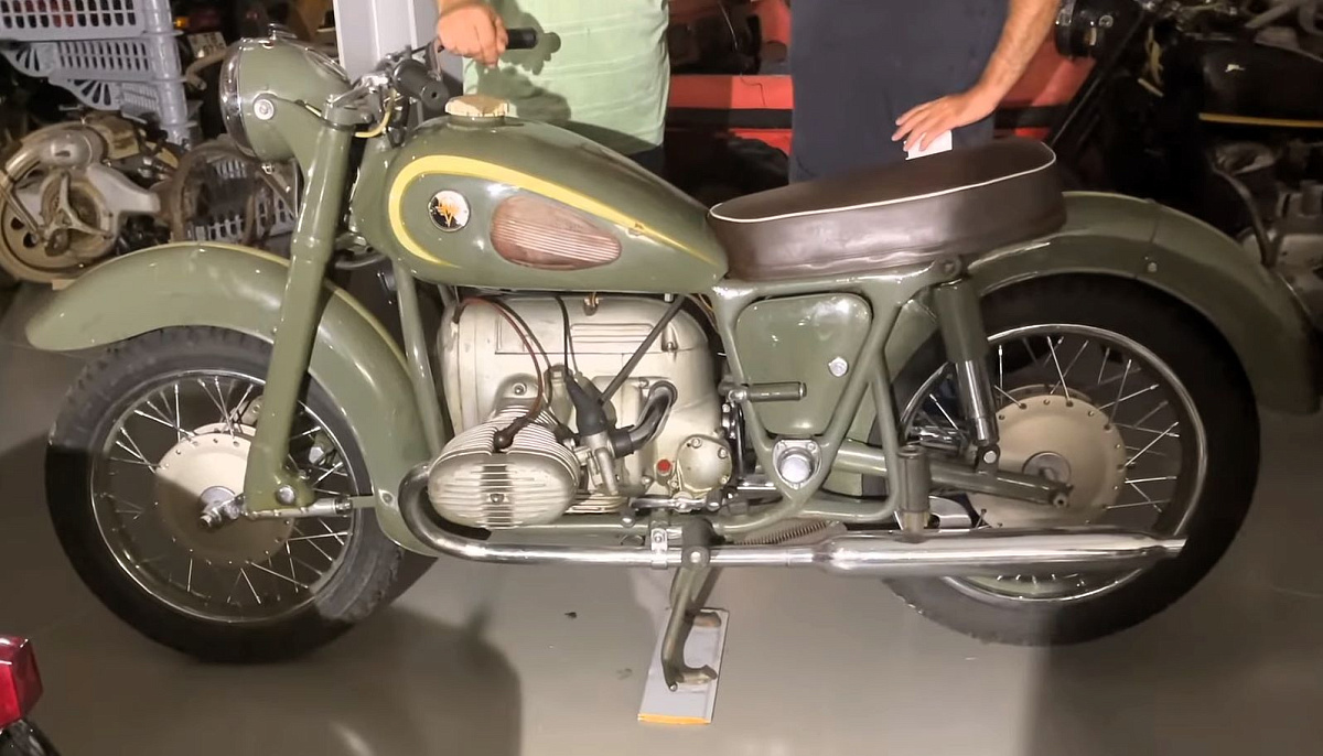 Один из самых редких серийных советских мотоциклов в истории – 500-кубовый КМЗ М-53