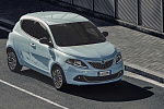 Компания представила обновленная Lancia Ypsilon в новом оттенке Dew Green