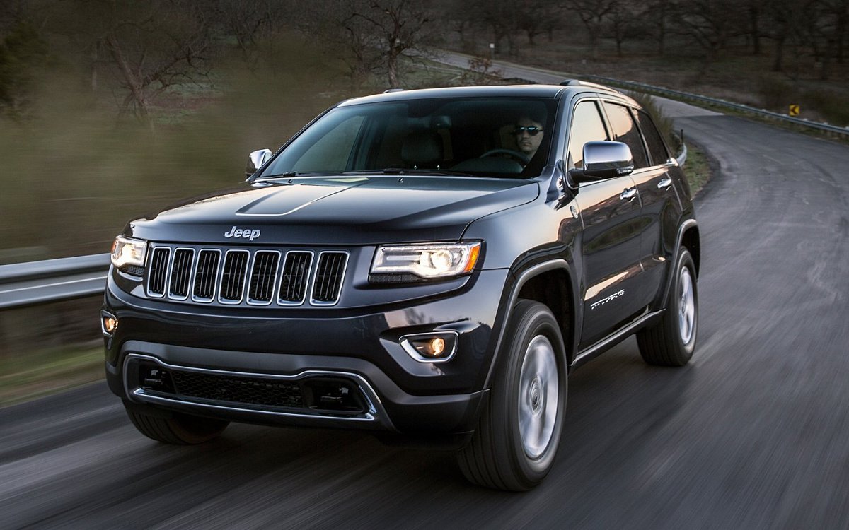 Jeep объявил масштабную отзывную компанию внедорожника Grand Cherokee в России
