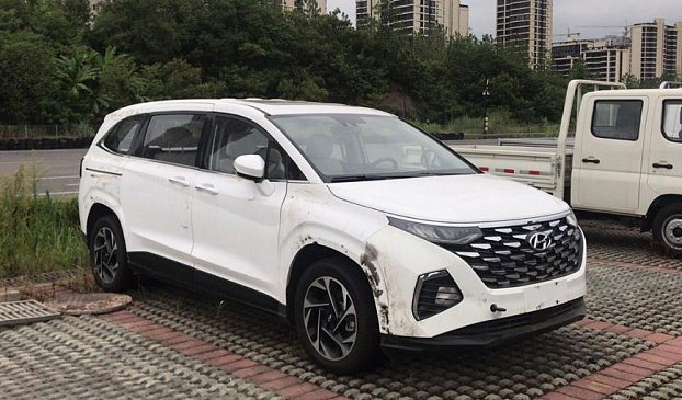 Hyundai готовит к дебюту новый минивэн Custo