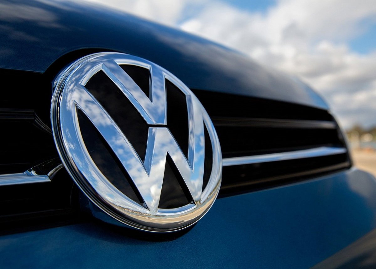 В интернете опубликовали первые официальные изображения нового минивэна Volkswagen