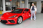 90-летний мужчина купил себе Chevy Corvette C8 2021