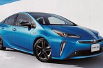 В интернете появились первые изображения гибридного седана Toyota Prius нового поколения