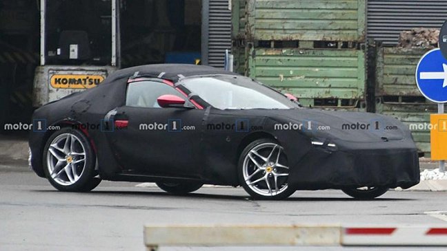 Новое купе Ferrari Portofino заметили на финальных тестах 