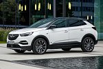 Opel подготовил новую гибридную версию кроссовера Grandland X