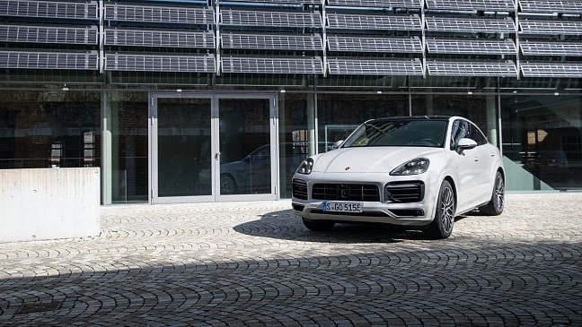 Porsche Cayenne E-Hybrid получил новую батарею