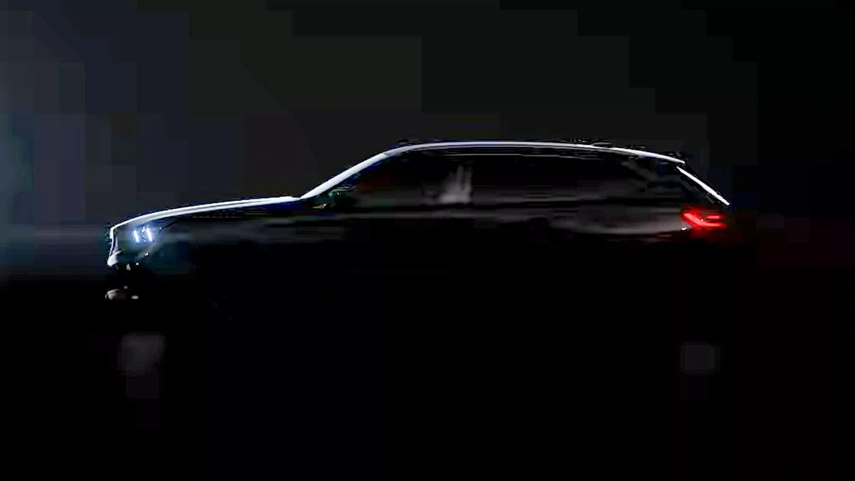 BMW анонсировала «заряженный» электрический кроссовер i5 2024 года