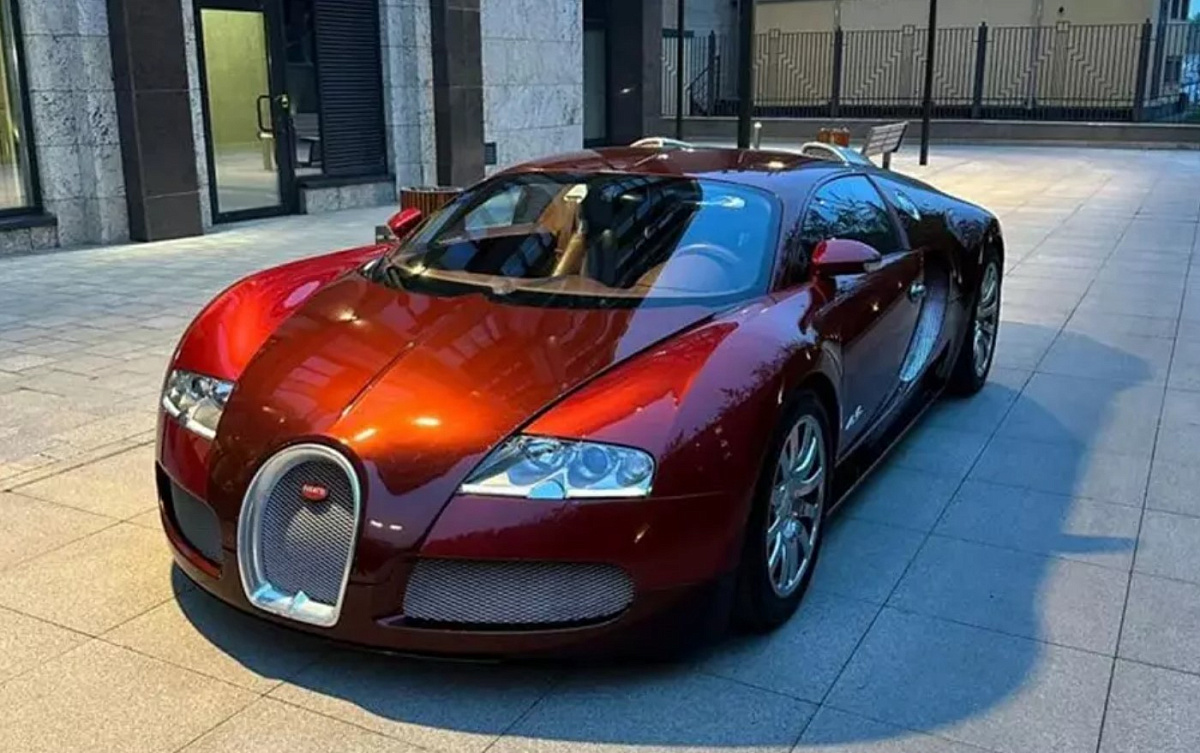 В Москве на продажу выставлен гиперкар Bugatti Veyron в безупречном  состоянии