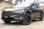 Компания Delta 4x4 представила экстремальный Tesla Model X Battlecar