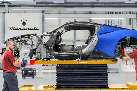 Посмотрите за процессом сборки итальянского суперкара Maserati MC20 
