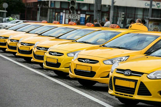Антон Максимов предупредил граждан в РФ о резком росте цен на такси в 2022 году
