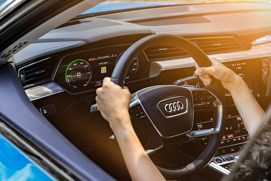 Компания Audi первой в США подключит автомобили к сотовым сетям 5G