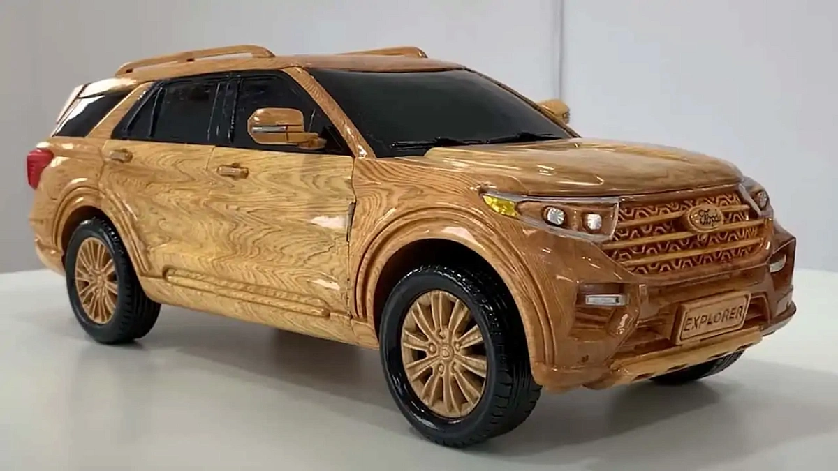 Эта деревянная копия Ford Explorer 2023 года имеет рабочую подвеску
