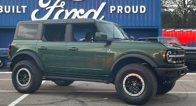 Ford Bronco 2022 года получит новый ретро-цвет кузова Eruption Green