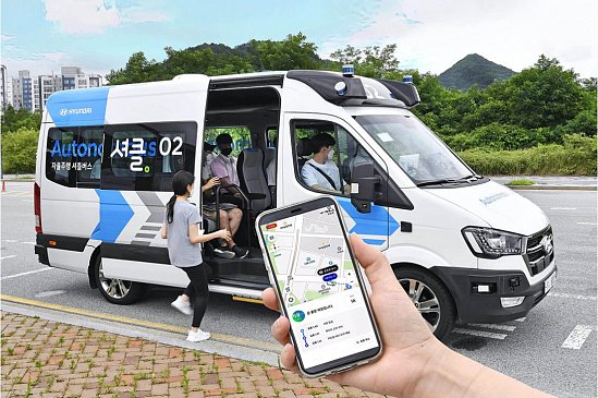 Hyundai представил автономный фургон с искусственным интеллектом RoboShuttle