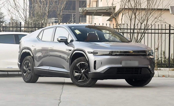 В Россию приедет кроссовер Deepal EO7, который трансформируется в пикап 