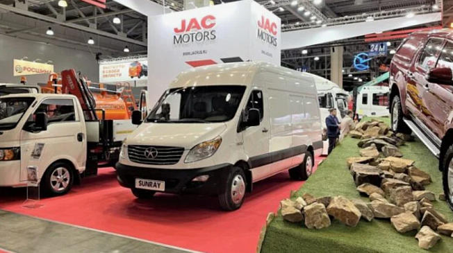 Компания JAC начала продажи в РФ прямого конкурента ГАЗЕЛИ — фургона Sunray