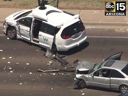Беспилотный автомобиль Waymo (Google) попал в аварию в Аризоне