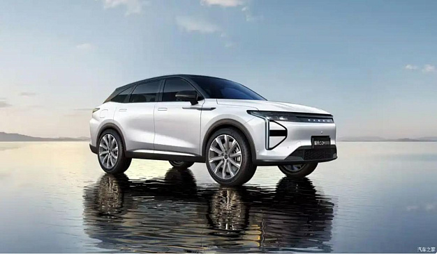 Новейший Exeed RX C-DM Huanqiu: что изменилось в гибриде 2025 года 