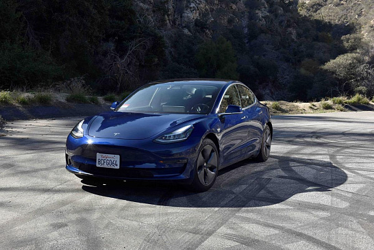 Компания Tesla снизила стоимость электромобиля Model 3 перед выходом обновленной версии