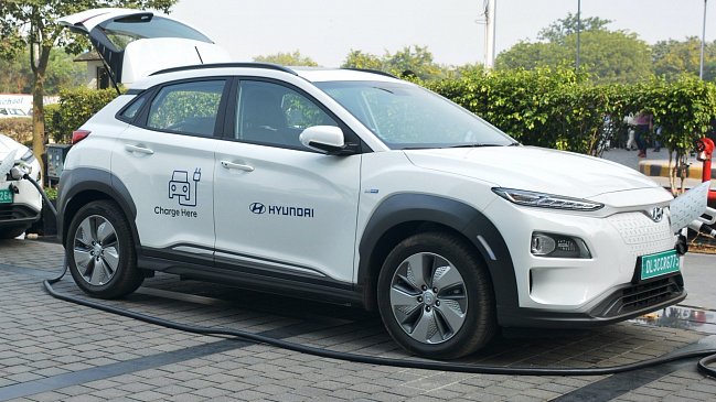 Hyundai представил новый сервис передвижной зарядки электрокаров