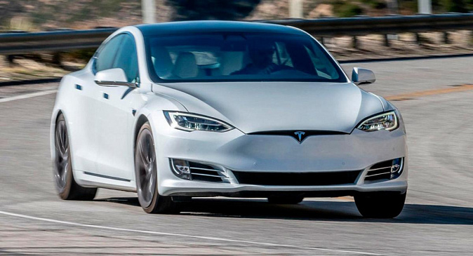 Tesla будет сообщать об изношенности шин 