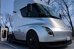 У электрического грузовика Tesla Semi будет аккумулятор на 500 кВт*ч
