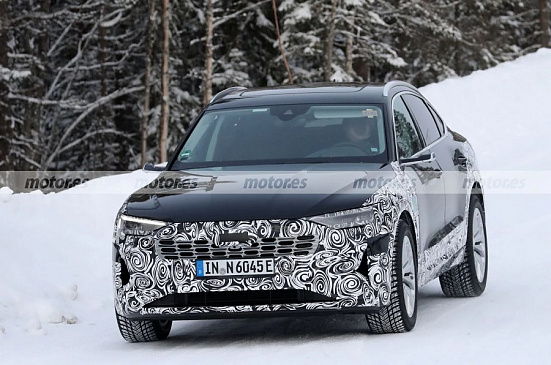 Электрический Audi e-tron Sportback Facelift 2023 года вышел на зимние испытания в Швеции