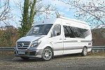 Mercedes-Benz Sprinter получил здоровенный диван и даже гараж