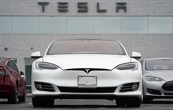 Tesla установила новый рекорд по продажам новых электрических моделей в 2021 году