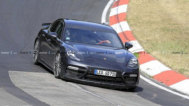 На тестах замечена 820-сильная версия Porsche Panamera?