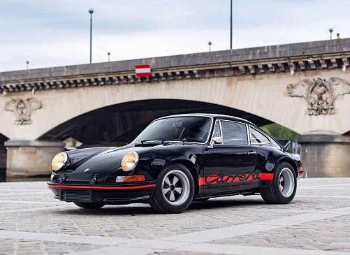 Один из редких и ценных Porsche 911 2.8 RSR выставили на аукцион
