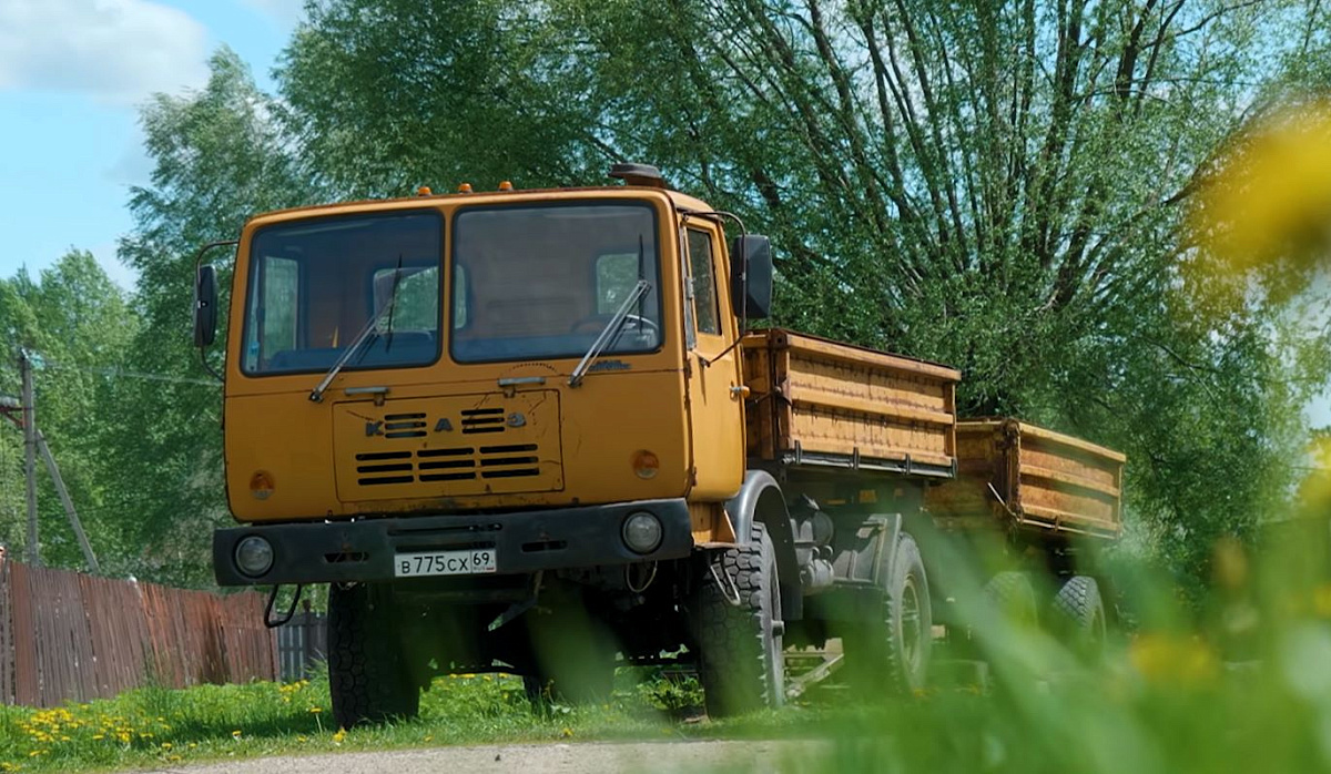 Внедорожный советский грузовик КАЗ-4540 – задуман лучшим, чем ГАЗ-66, но получился не очень