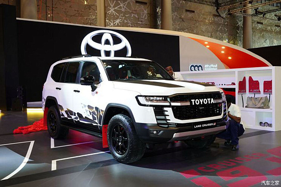 Toyota представила внедорожник Land Cruiser GR Sport на автосалоне в Катаре