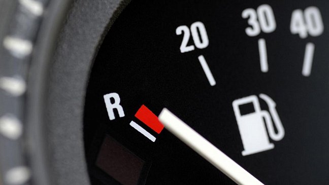 Названы пять причин увеличения расхода топлива при летней эксплуатации авто