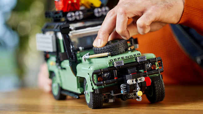 Компания Lego представила новый набор Land Rover Defender 90 из 2336 деталек