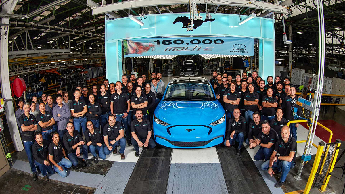 Компания Ford выпустила 150 000 кроссоверов Mustang Mach-E за два года